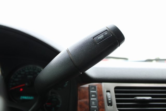 2008 Chevrolet Avalanche LT photo 18