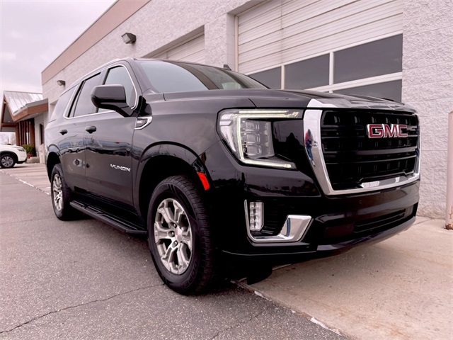 2022 Gmc Yukon SLE photo 2