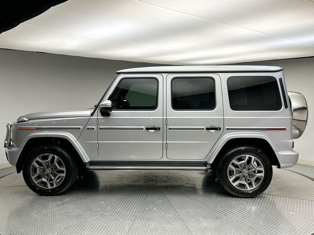 2025 Mercedes Benz G 550 photo 2