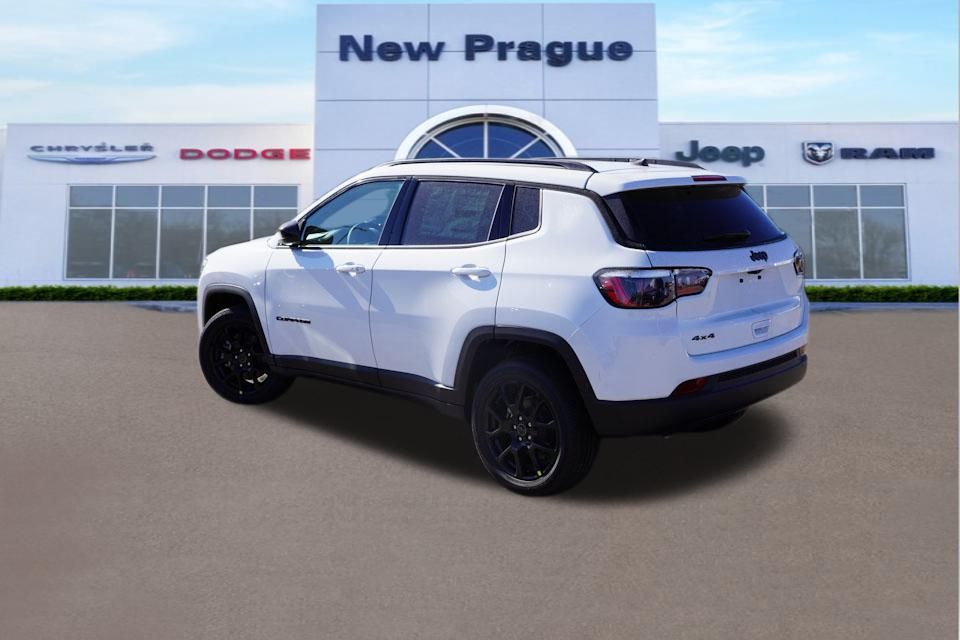 2025 Jeep Compass Altitude photo 3