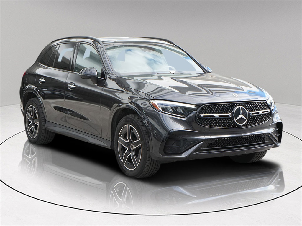 2025 Mercedes-Benz GLC Base's photo