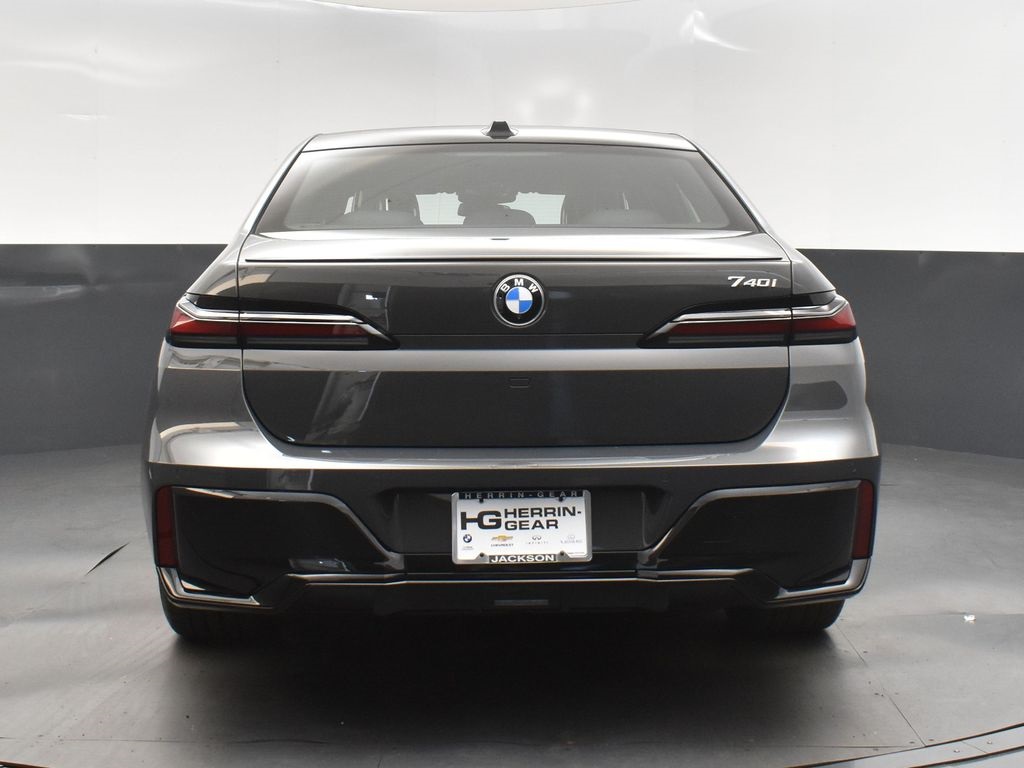2026 Bmw 740i photo 6