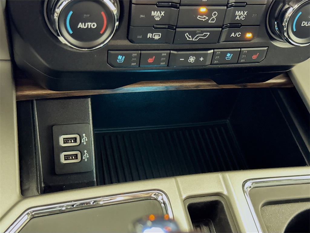 2020 Ford F-150 Lariat photo 31