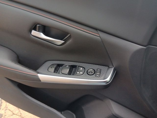 2025 Nissan Sentra SR photo 13