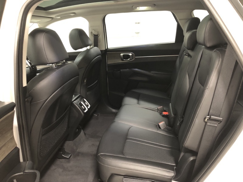 2022 Kia Sorento S X-Line photo 12