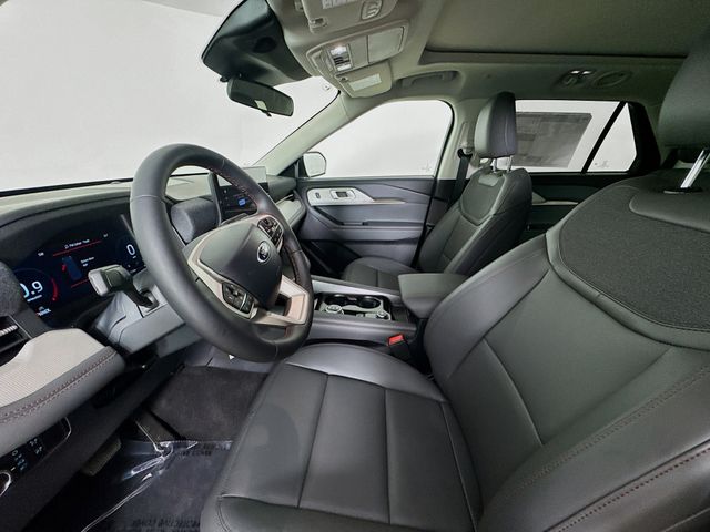 2025 Ford Explorer photo 20