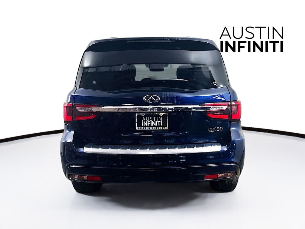 2019 Infiniti QX80 Luxe photo 5