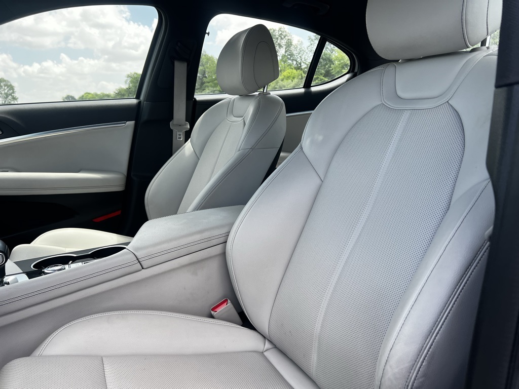 2024 Genesis G70 2.5T photo 8