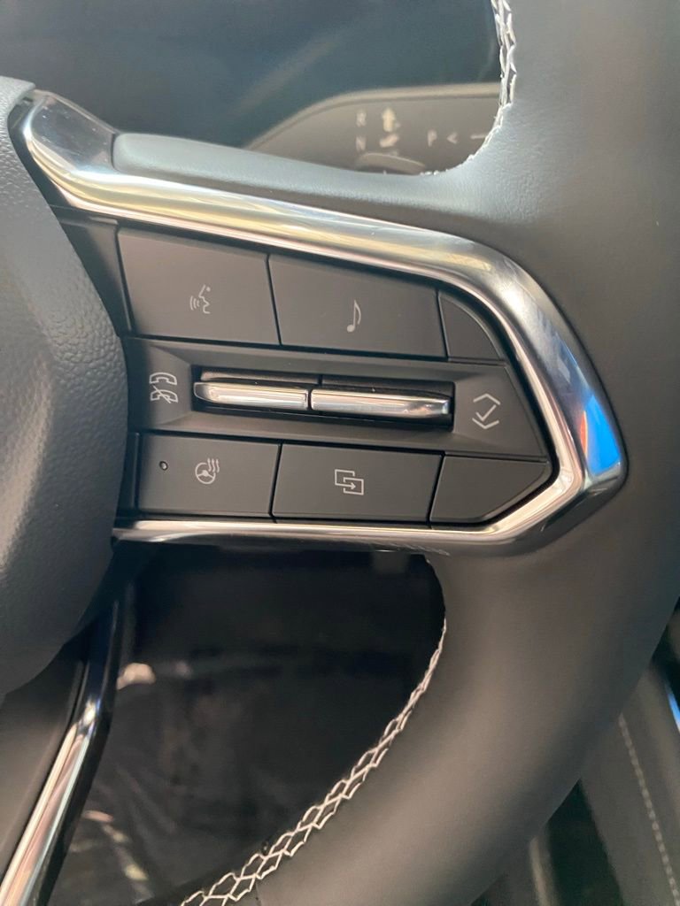 2026 Chevrolet Traverse photo 3