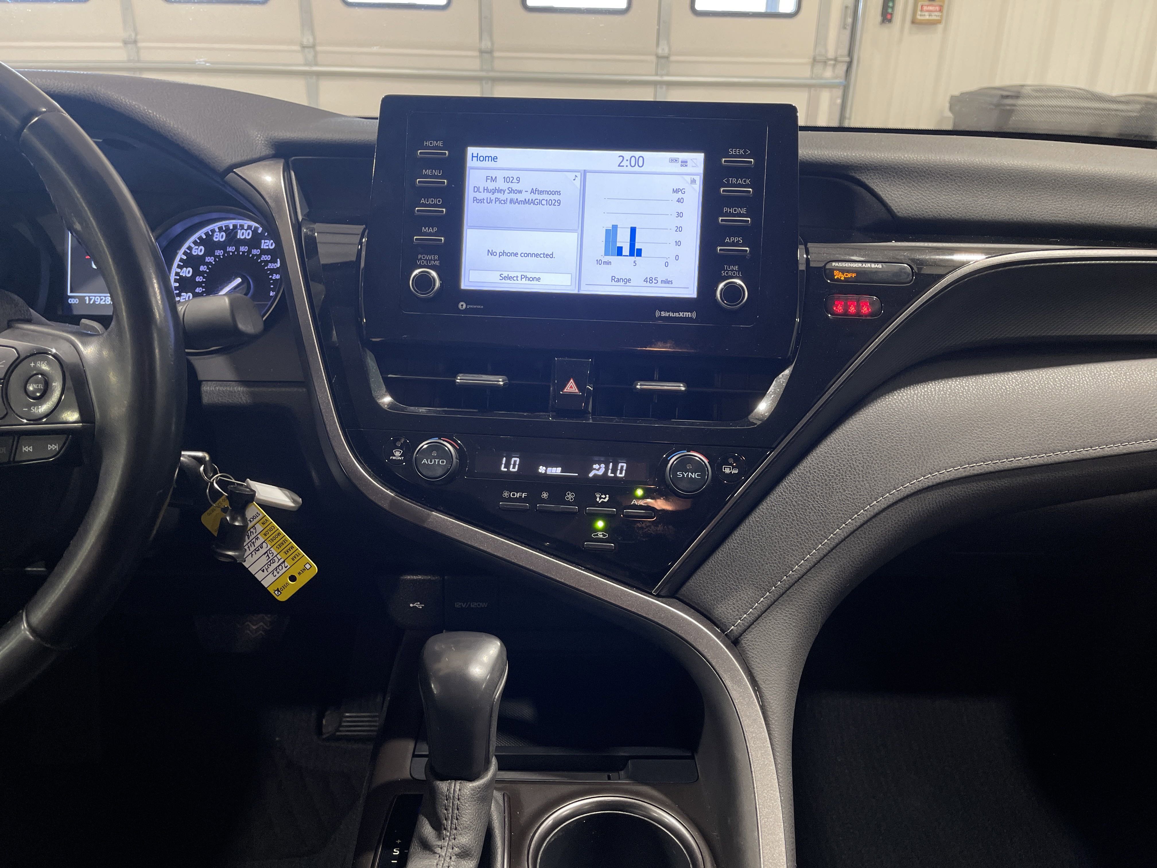 2022 Toyota Camry SE photo 20