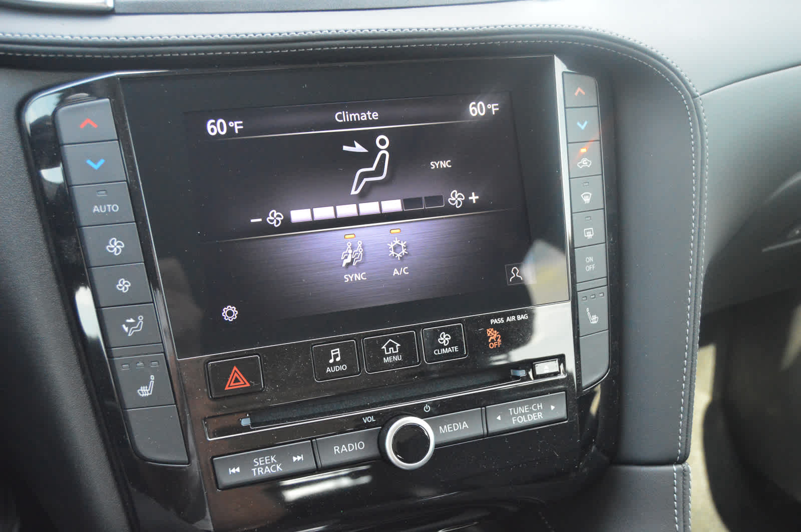 2025 Infiniti QX50 Luxe AWD photo 12