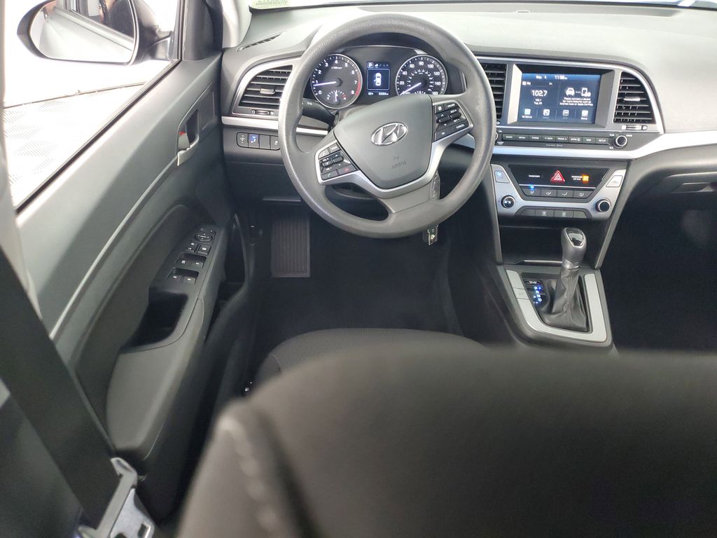 2018 Hyundai Elantra SEL photo 14