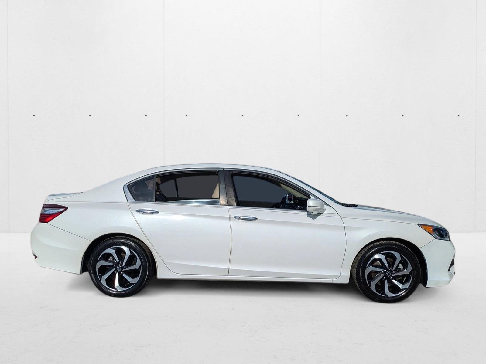 2016 Honda Accord EX-L photo 3