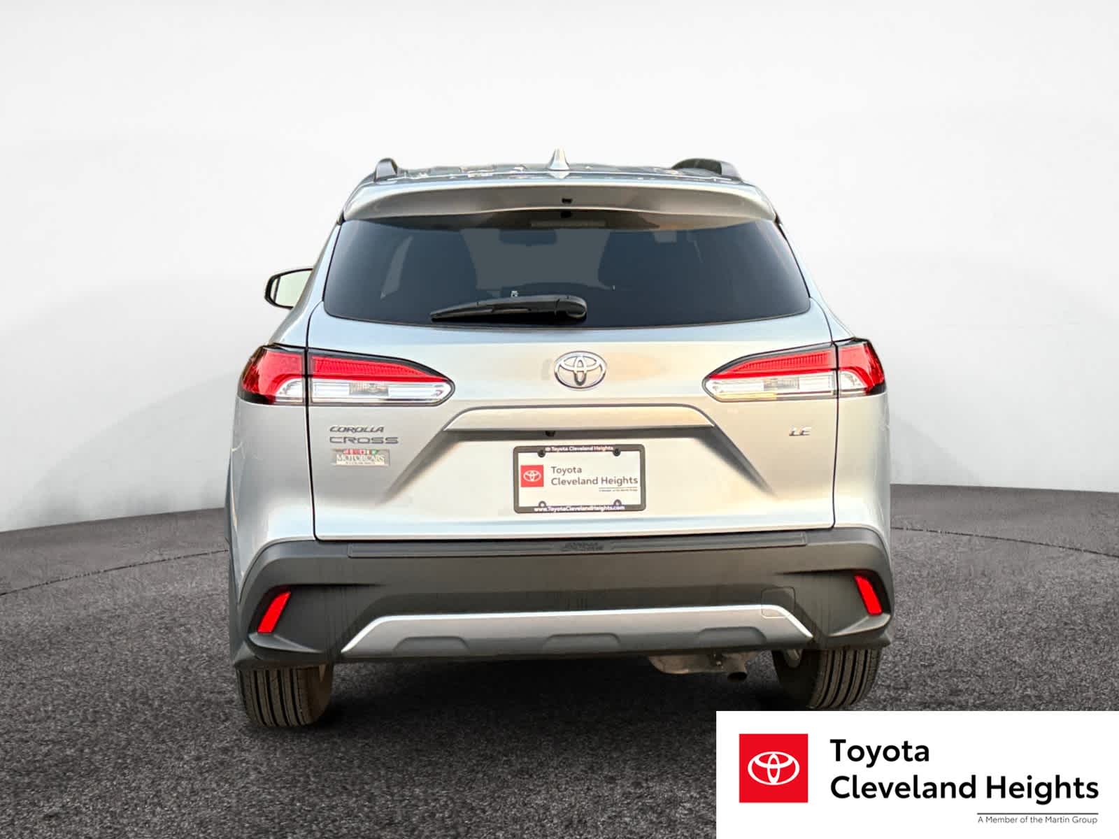 2022 Toyota Corolla Cross LE photo 3