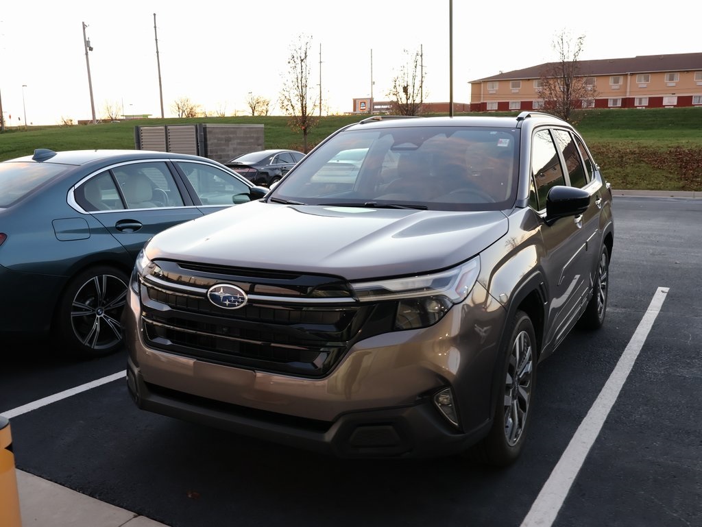 2025 Subaru Forester Touring's photo