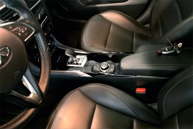 2018 Infiniti QX30 Premium photo 16