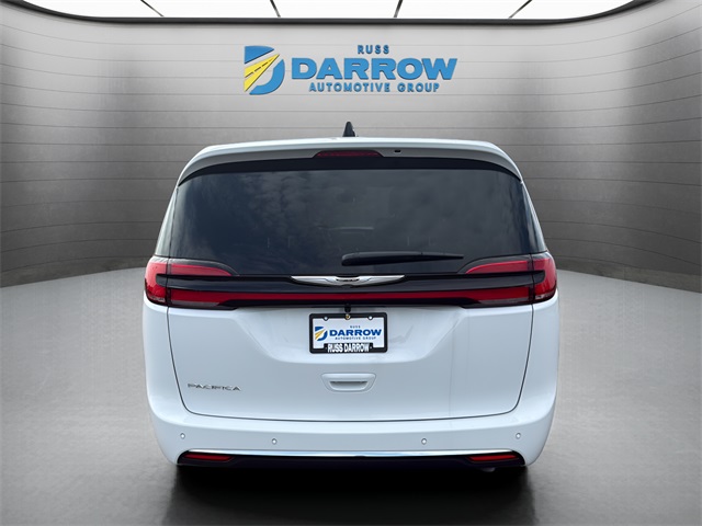 2026 Chrysler Pacifica photo 4