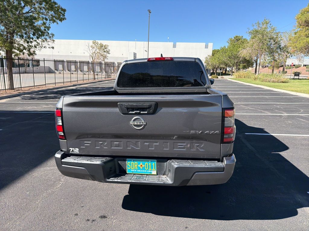 2022 Nissan Frontier SV photo 4