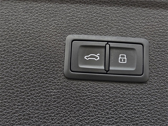 2021 Audi Q5 45 Premium photo 11