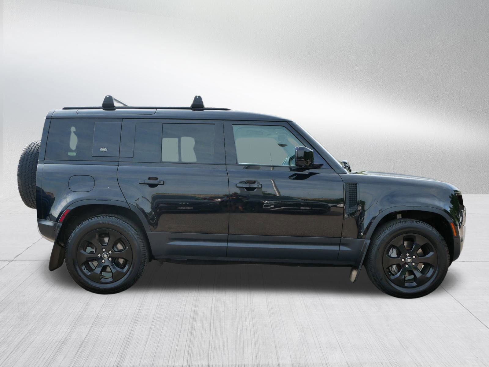 2020 Land Rover Defender HSE photo 4