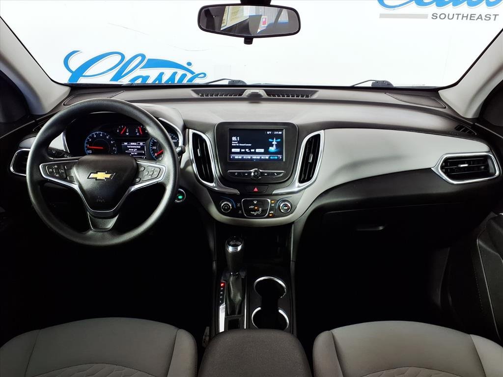 2018 Chevrolet Equinox LS photo 3