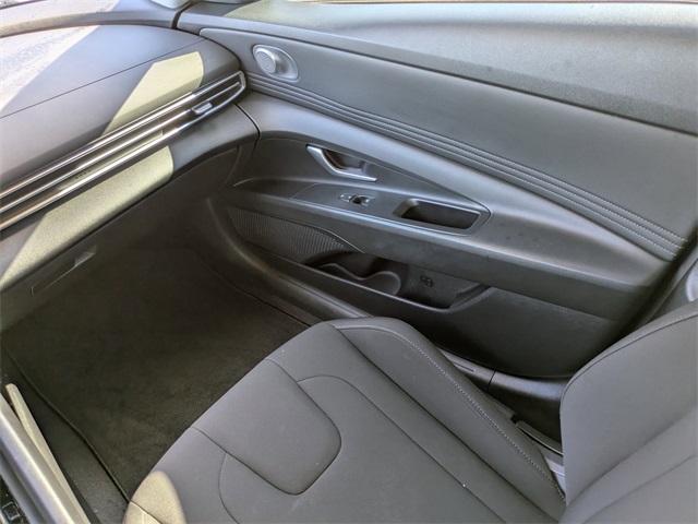 2023 Hyundai Elantra SEL photo 15