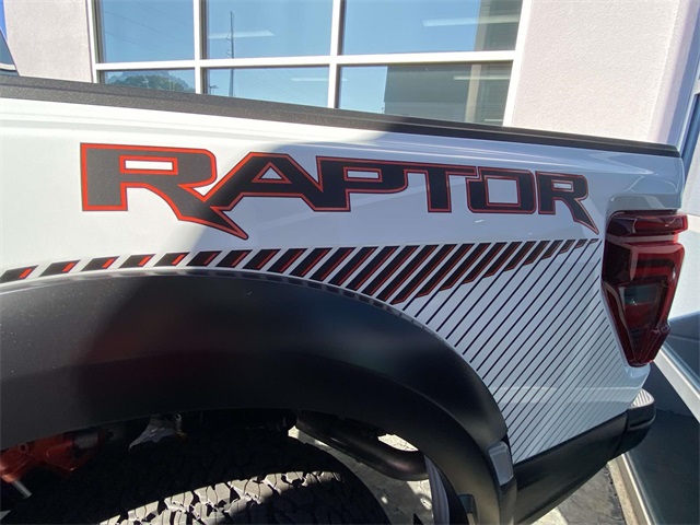 2025 Ford F-150 Raptor photo 3