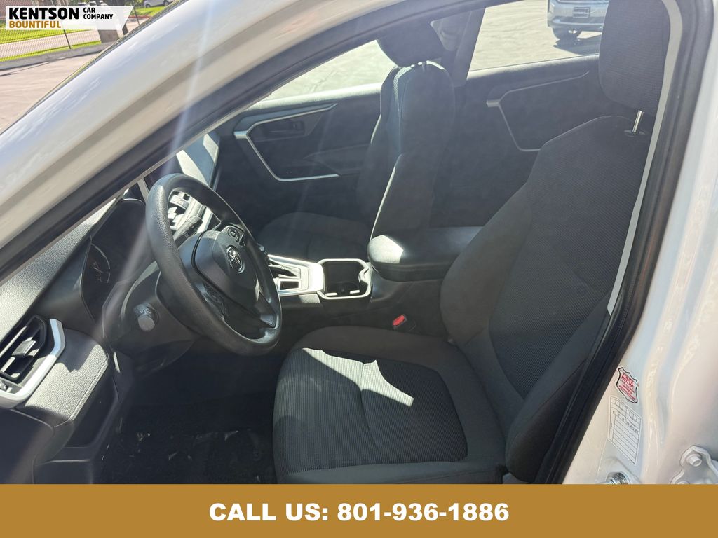 2024 Toyota RAV4 LE photo 23
