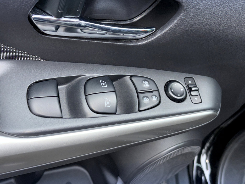 2020 Nissan Kicks SV photo 7