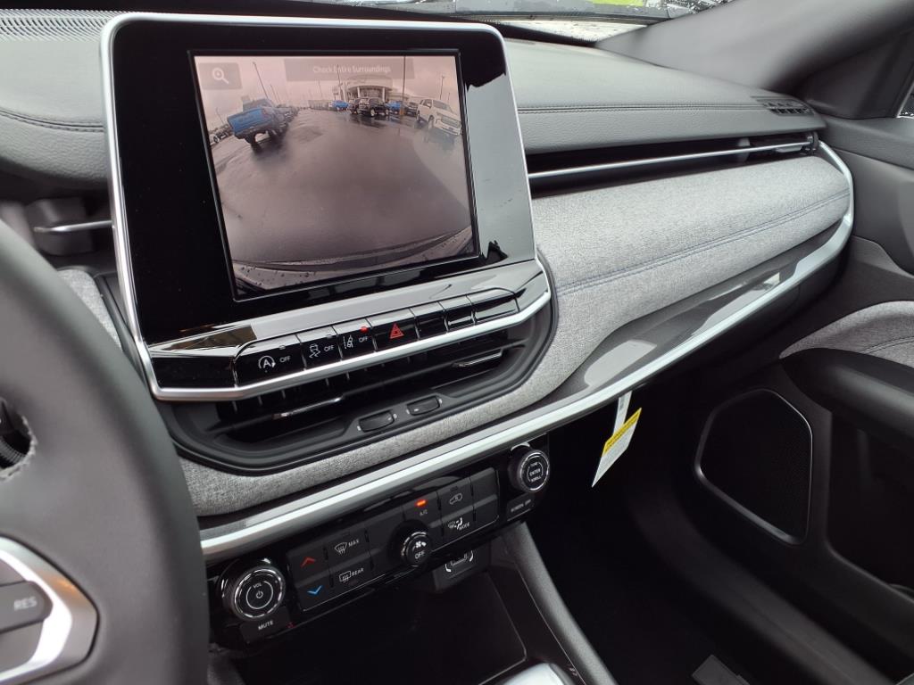 2025 Jeep Compass Latitude photo 6