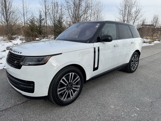 2023 Land Rover Range Rover SE's photo