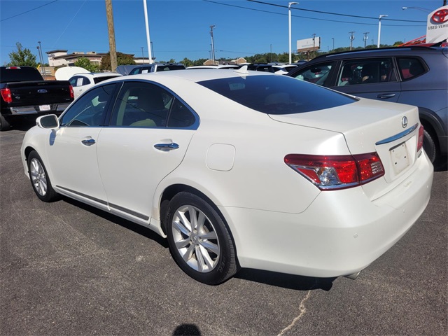2011 Lexus ES 350 photo 3
