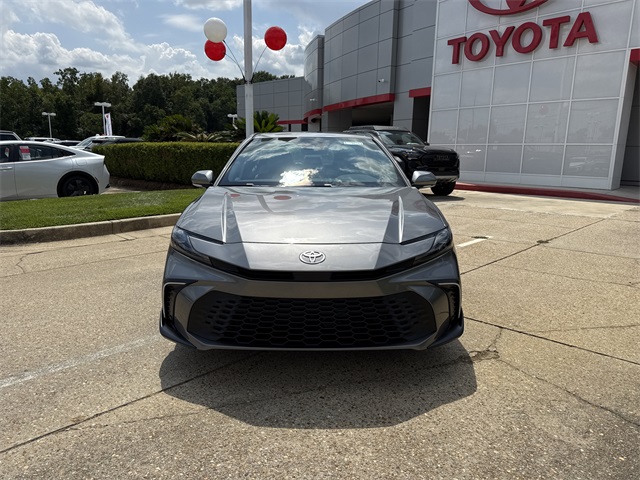 2025 Toyota Camry SE photo 6