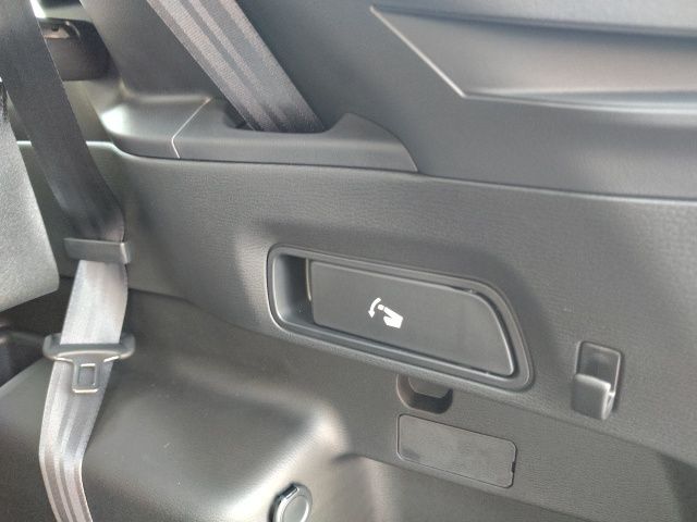 2025 Mitsubishi Outlander SE photo 31