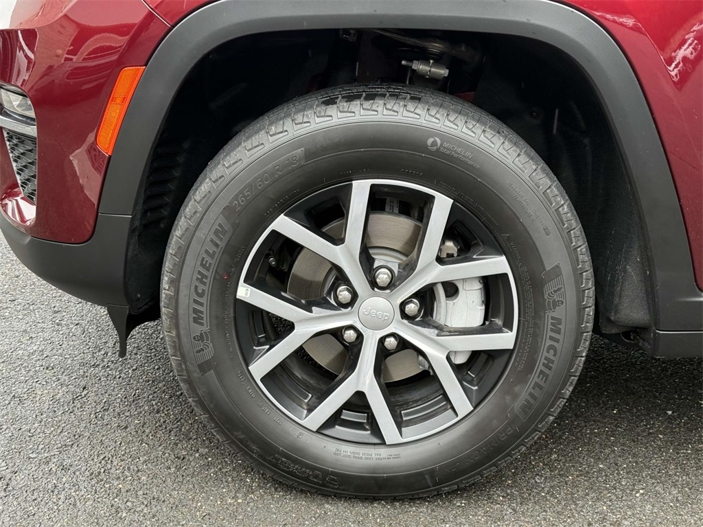 2025 Jeep Grand Cherokee Limited photo 9