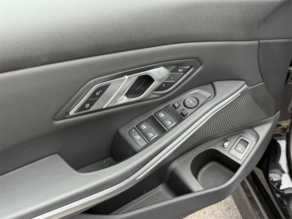 2023 Bmw 330e photo 24