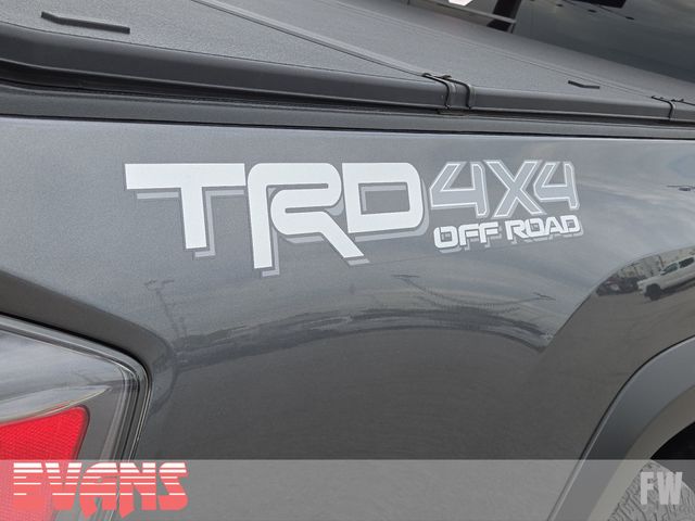 2023 Toyota Tacoma TRD Off-Road photo 2