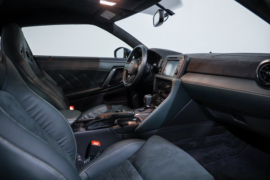 2021 Nissan GT-R Premium photo 23