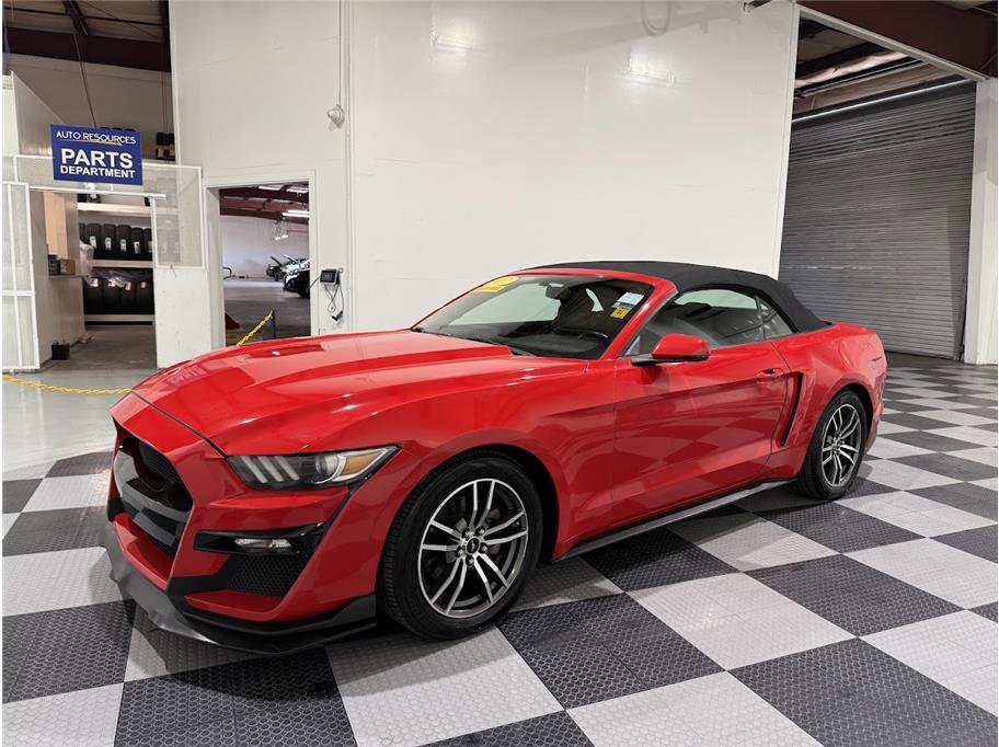 2017 Ford Mustang EcoBoost Premium photo 9