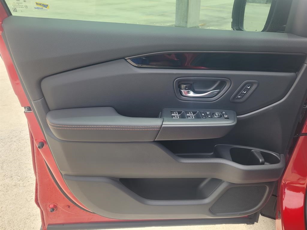 2025 Honda Pilot TrailSport photo 16