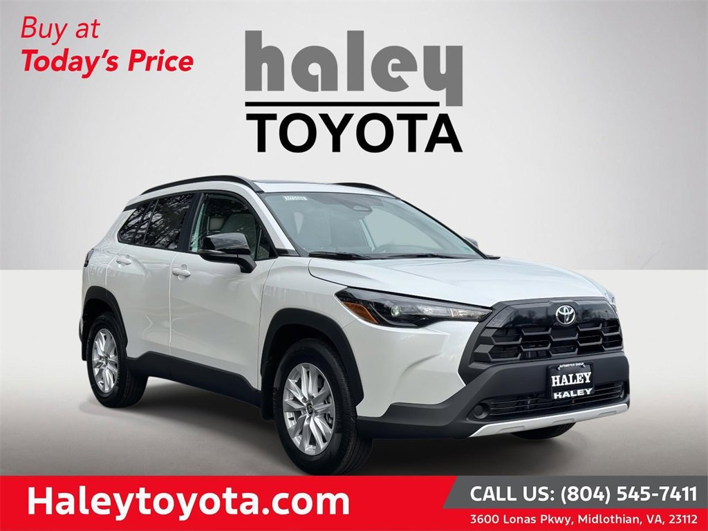 2026 Toyota Corolla Cross LE's photo