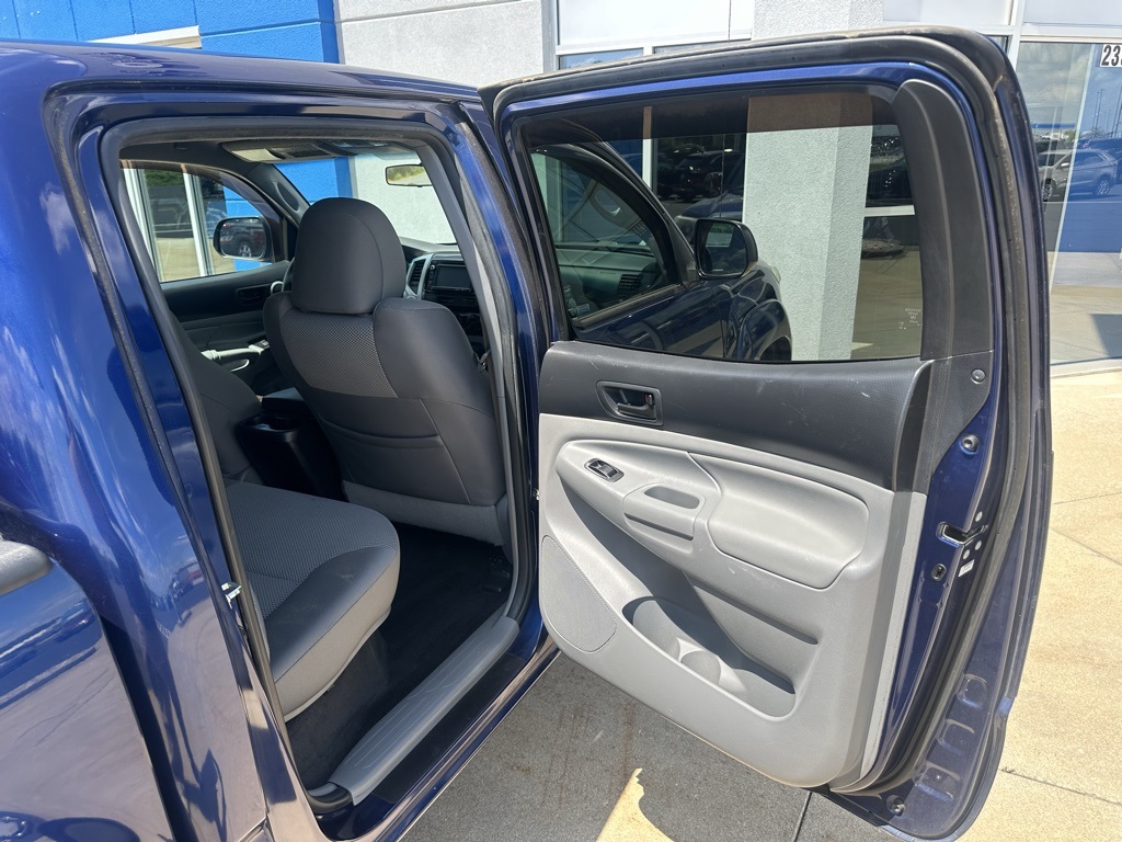 2015 Toyota Tacoma Base V6 photo 10