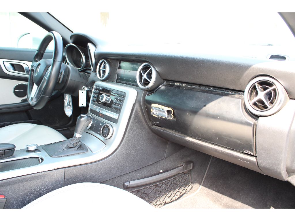 2013 Mercedes Benz SLK 250 photo 22