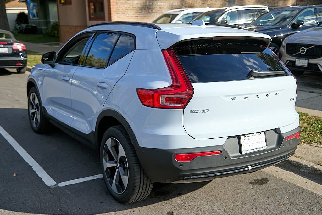 2026 VOLVO XC40 - Image 6