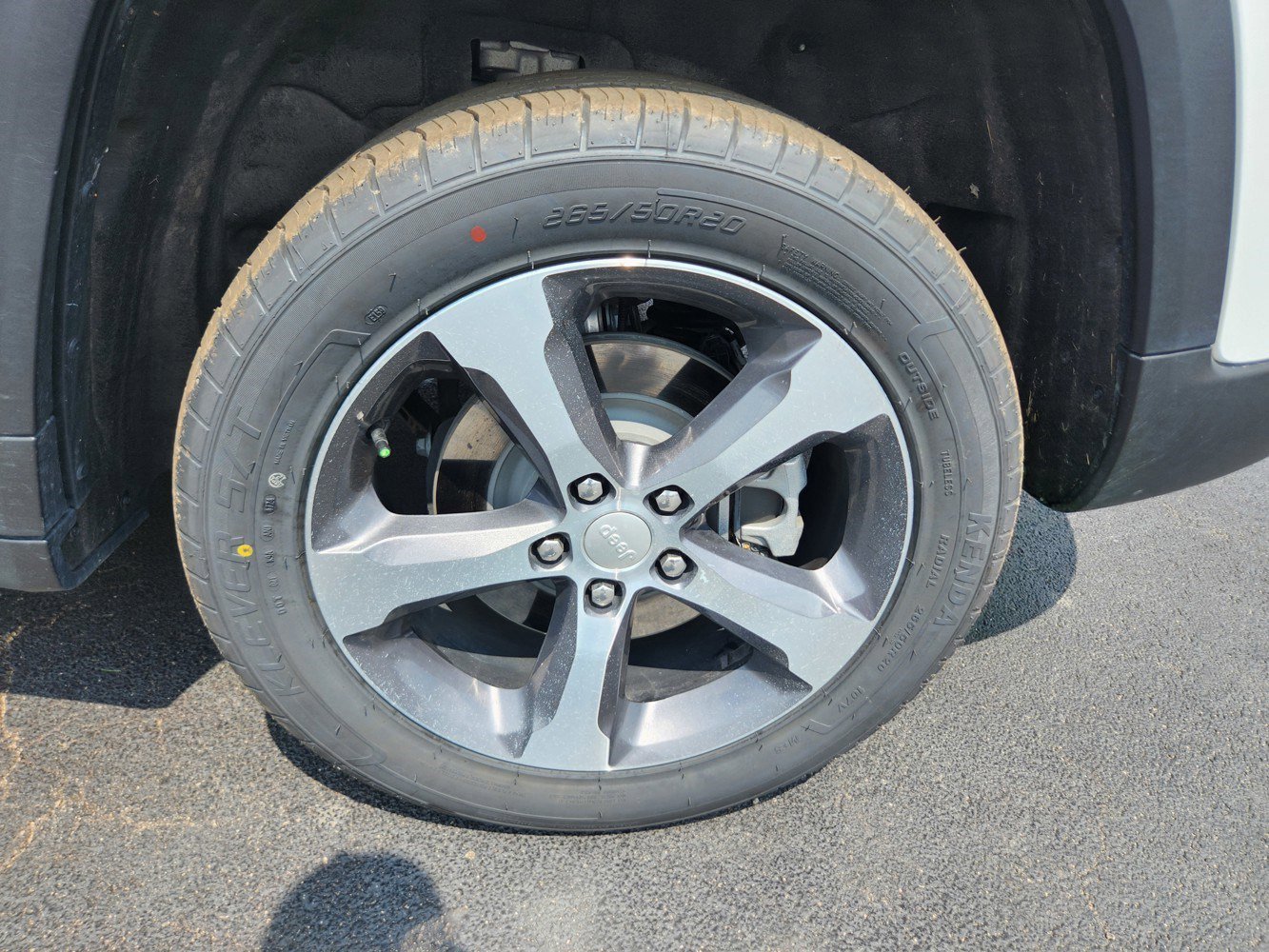 2023 Jeep Cherokee Base photo 46
