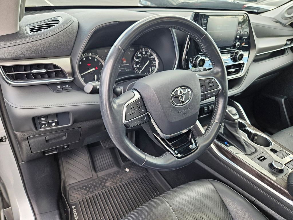 2021 Toyota Highlander Limited photo 12