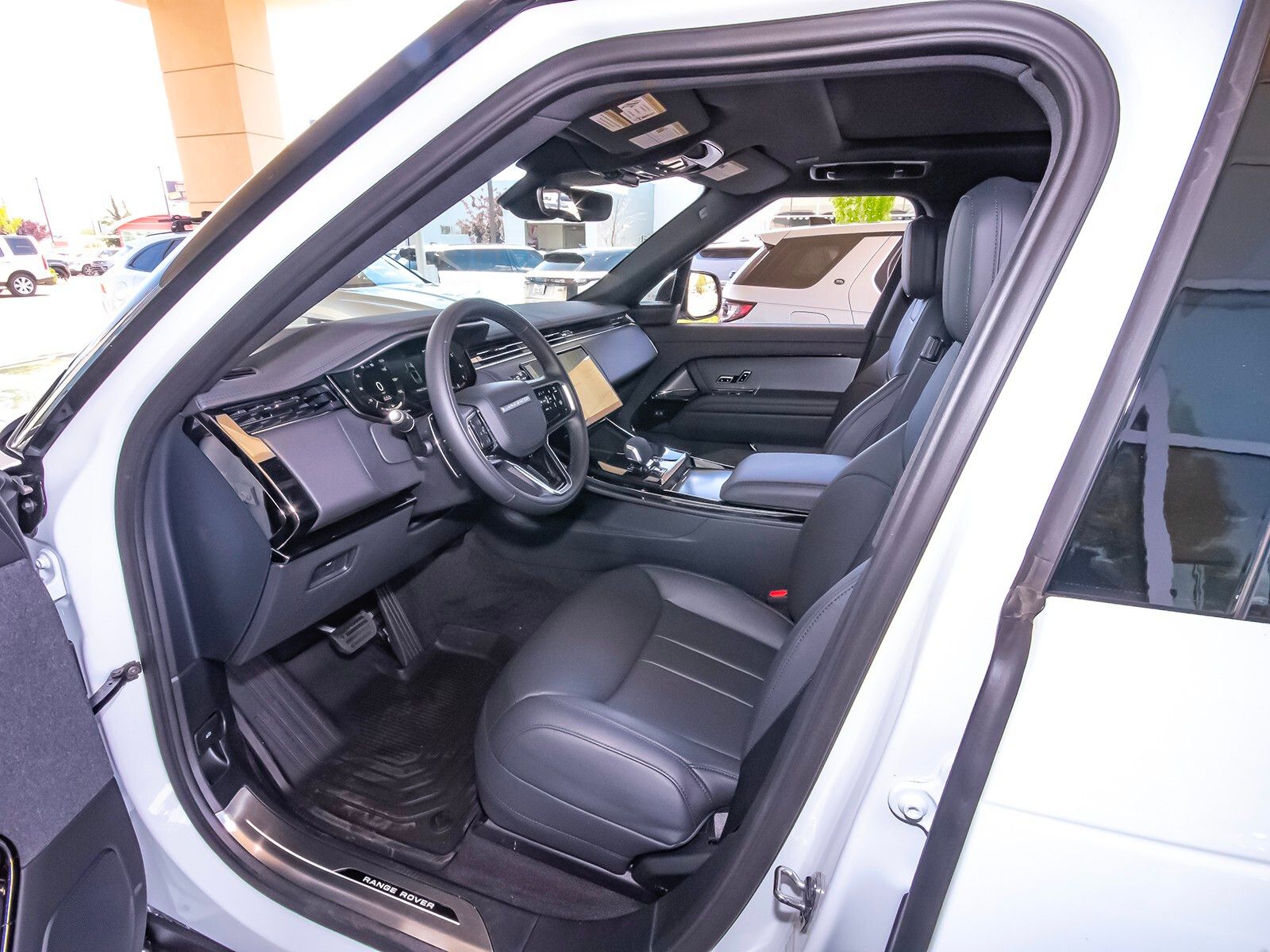 2025 Land Rover Range Rover Sport SE photo 31