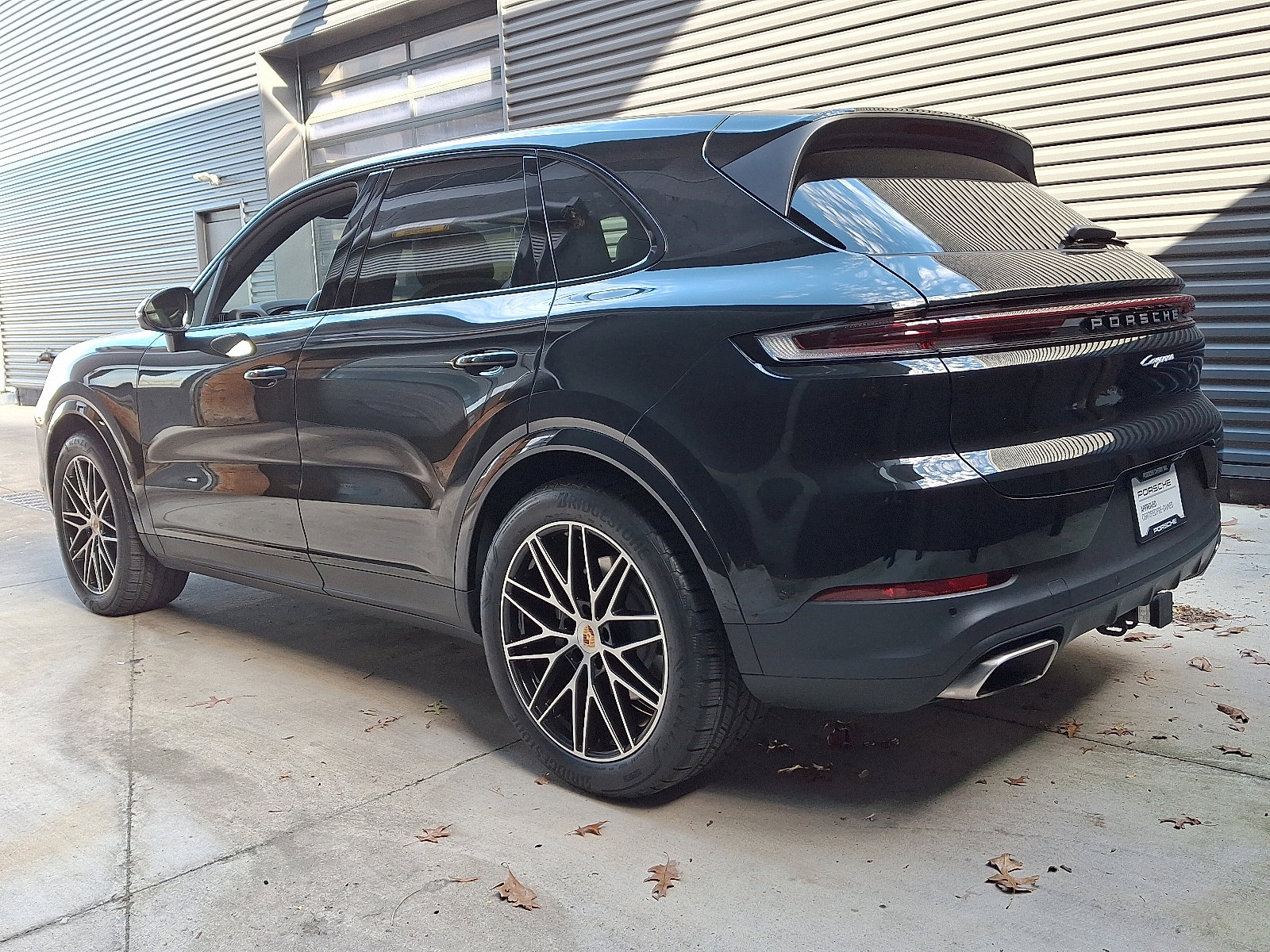2025 Porsche Cayenne photo 3