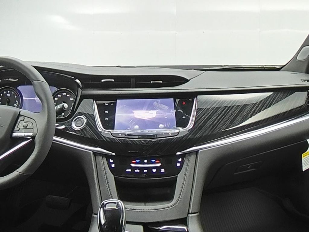 2025 Cadillac XT6 Premium Luxury photo 10