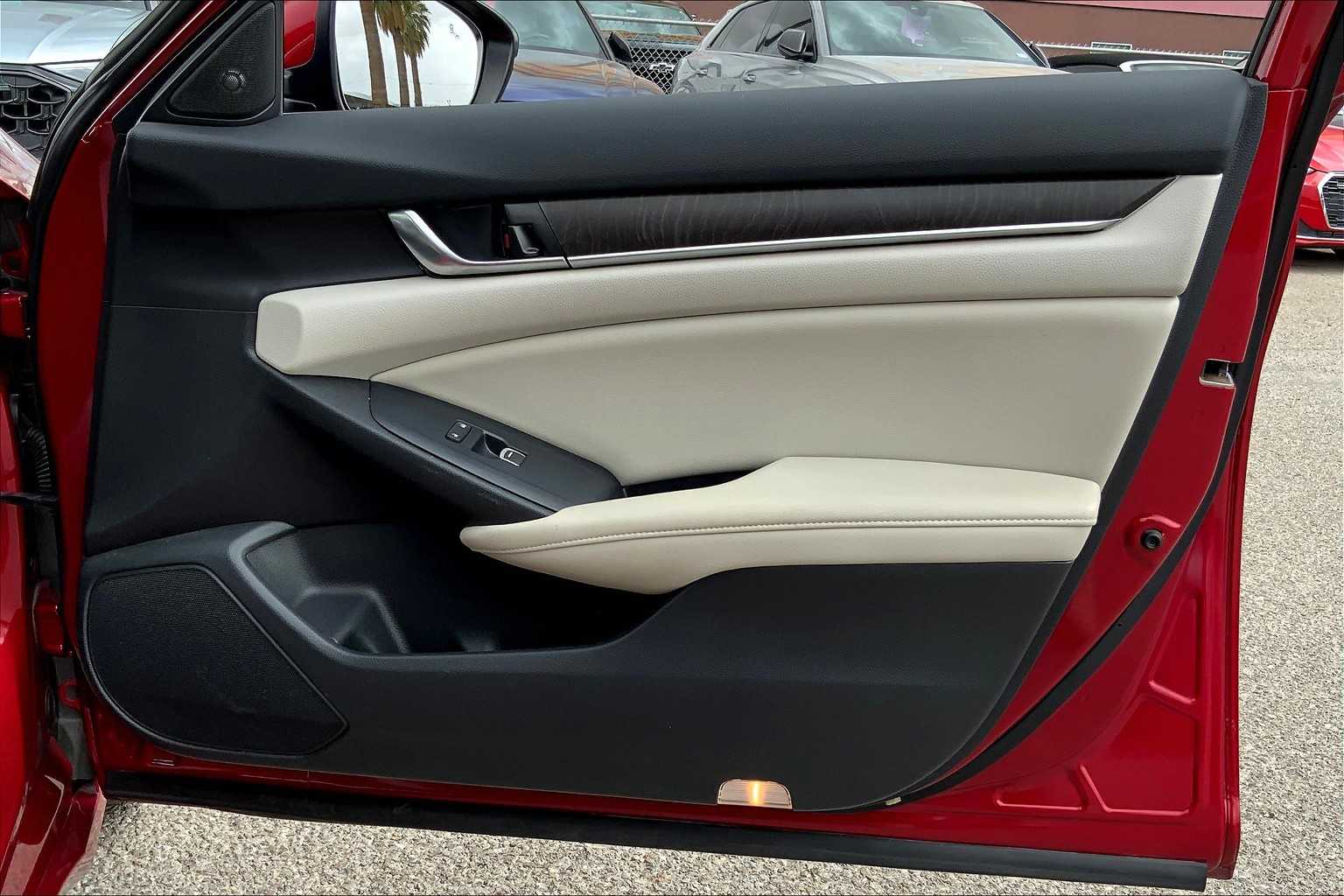 2022 Honda Accord Touring photo 21